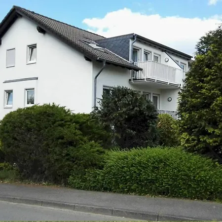 Favstay: Industrial Chic With Panoramic Views And Modern Amenities Apartment Waldbrol