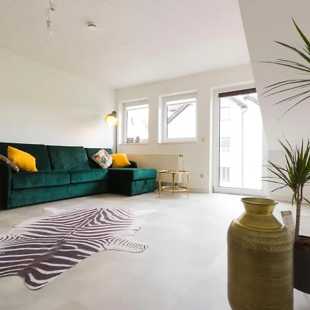Favstay: Industrial Chic With Panoramic Views And Modern Amenities Waldbrol